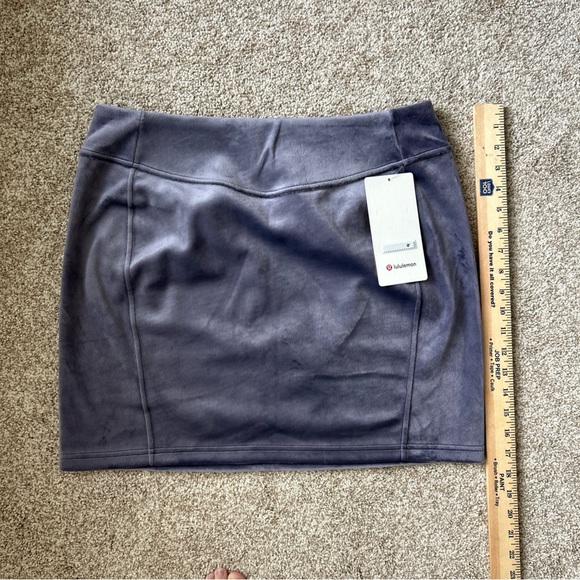 New Lululemon Scuba High-Rise Mini Skirt Velvet NIGHTFALL Size Large Purple NWT - Picture 5 of 5
